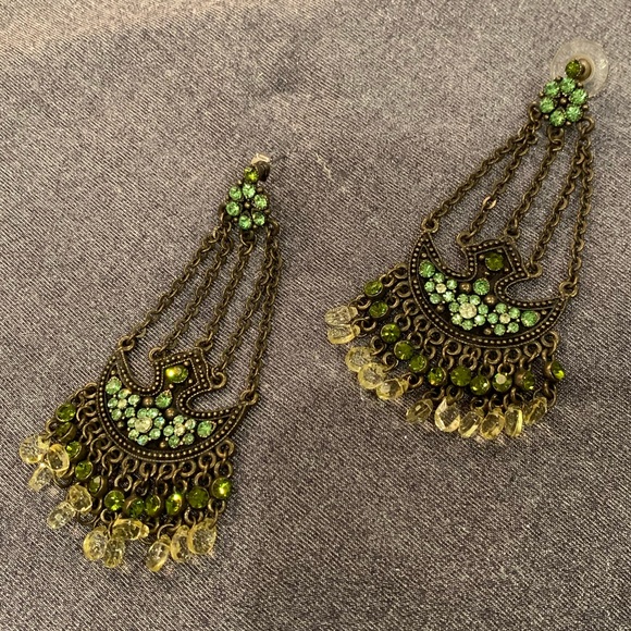 🆕🔥Green Chandelier Earrings - Picture 3 of 3